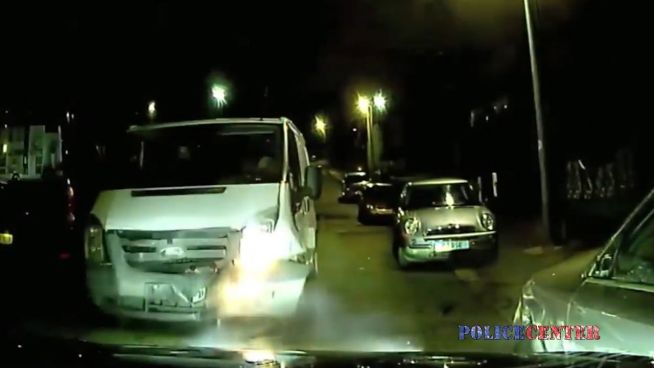 Wie beim Autoscooter: Fluchtfahrer rammt Polizeiwagen