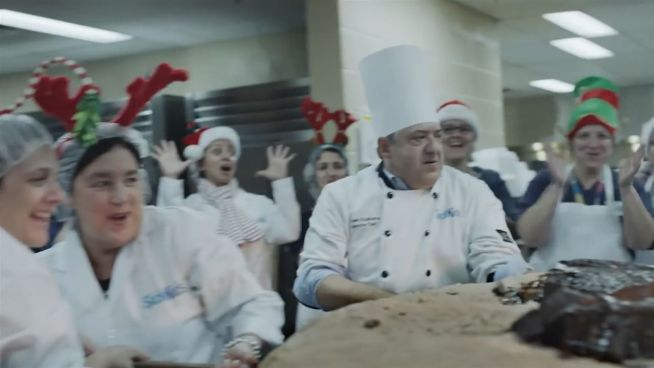 Ein Keks lockt Santa an: Kinderkrankenhaus backt