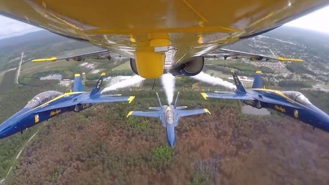 ‘Blue Angels’ der US-Navy zeigen schwindelerregende Flugshows