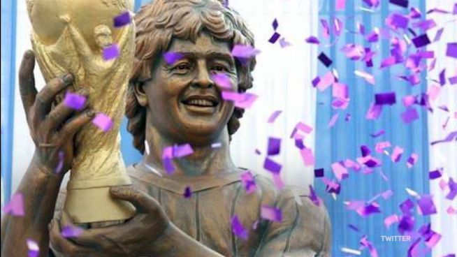 Gesichtselfmeter: Maradonas Statue keine Schönheit