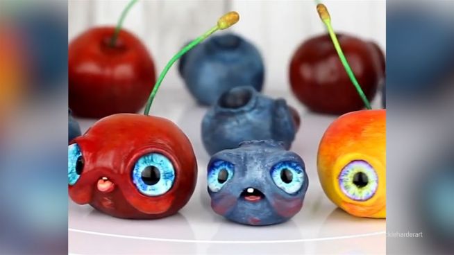 Kunst der Erinnerung: Für Obst-Puppen braucht man Einhorn-Tränen