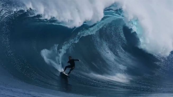 Beeindruckende Aufnahmen: Wellenreiter in Australien