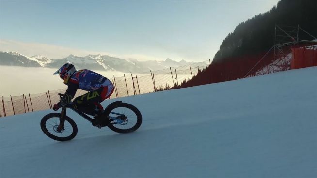 Downhill-Gott: Max Stöckl meistert härteste Ski-Abfahrt