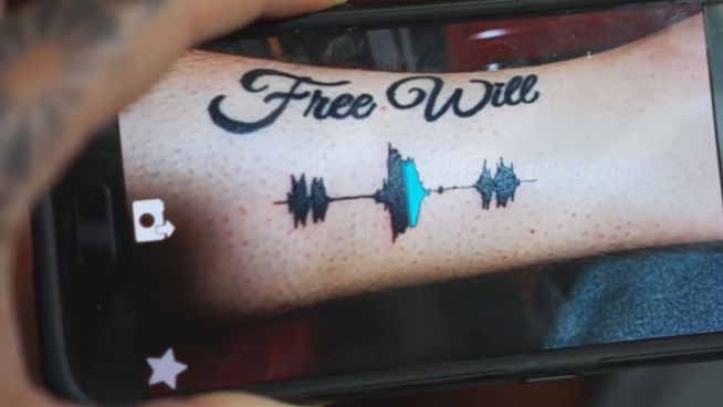 Sound-Tattoos: Geliebte Stimmen auf die Haut tätowiert