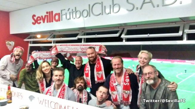 Dreh in Sevilla: 'Game of Thrones'-Stars gucken Fußball