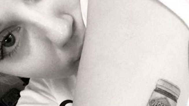 Mileys Brotaufstrich-Tattoo: Ob Liam das schmeckt?