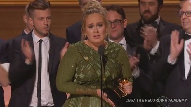 Grammy Awards 2017: Adele räumt ab, würdigt Beyoncé