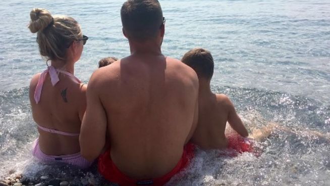 Seltener Anblick: Lukas Podolski zeigt seine Familie